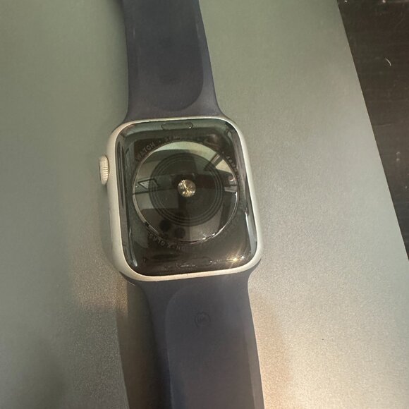 Apple Watch Series 4 (A1978) – Aluminum Case with Blue Band - Picture 2 of 2
